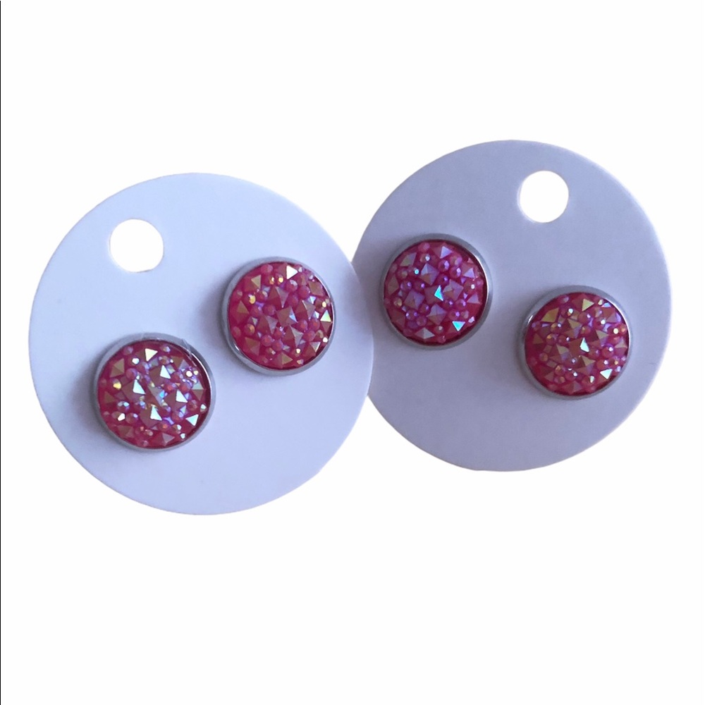 Stud Earrings - Picture 4 of 6